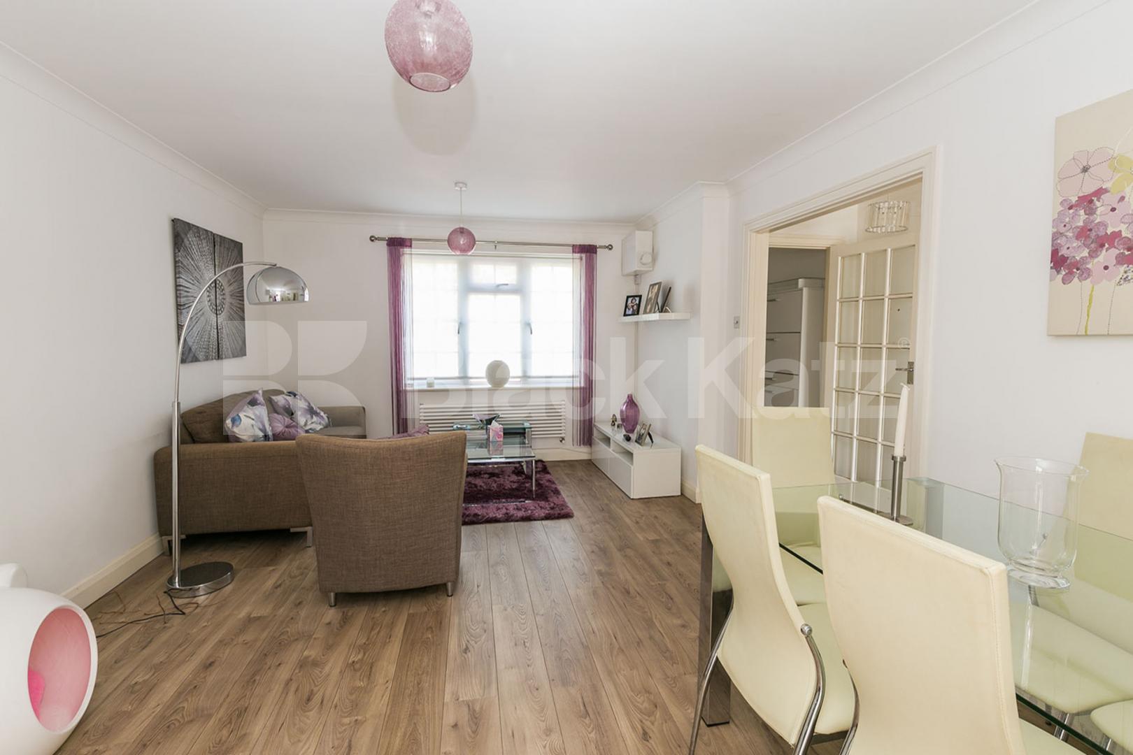 Stunning ground floor 2 bedroom property to rent with driveway for 2 cars Uplands Park Road, Enfield 